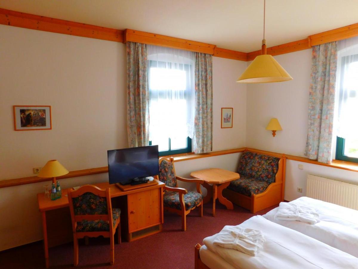 Hotel Stadt Ольбернхау Экстерьер фото